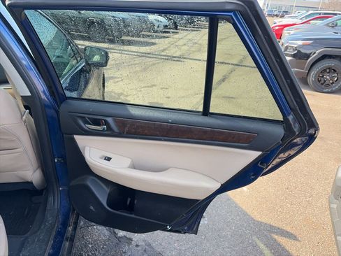 Used 2017 Subaru Outback 2.5i Limited image 17