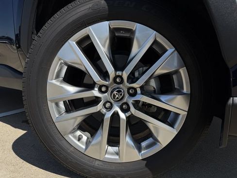 Used 2025 Toyota RAV4 XLE Premium w/ Weather Package AWD/4WD image 10
