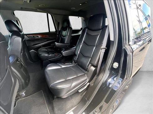 Used 2018 Cadillac Escalade Luxury RWD image 28