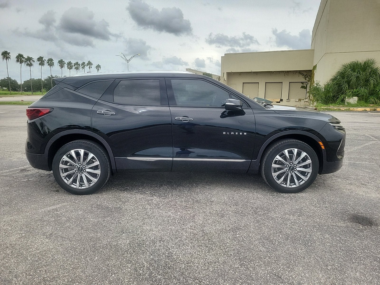 Used 2024 Chevrolet Blazer Premier FWD image 5