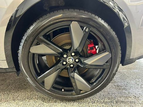 Used 2024 Jaguar F-PACE SVR image 15