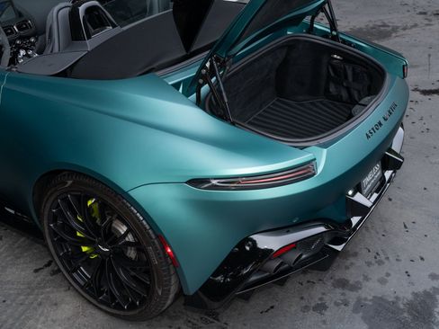 Used 2023 Aston Martin V8 Vantage Roadster image 13