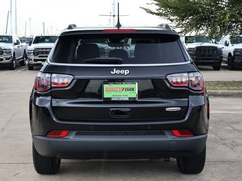 Used 2022 Jeep Compass Latitude w/ Convenience Group FWD image 5