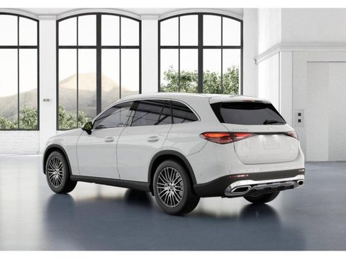 Certified 2025 Mercedes-Benz GLC 300 image 28