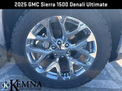 Used 2025 GMC Sierra 1500 Denali Ultimate image 10