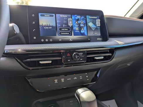 Certified 2026 Nissan Kicks SR FWD image 12