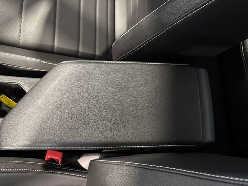 Used 2023 Volkswagen Jetta SE w/ Panoramic Sunroof Package image 26