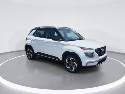 New 2026 Hyundai Venue SEL FWD image 2