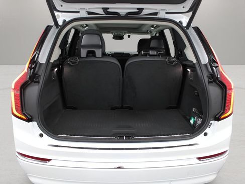 New 2025 Volvo XC90 T8 Core w/ Protection Package AWD/4WD image 7