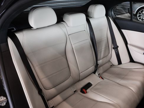 Used 2022 Mercedes-Benz C 300 Sedan image 8