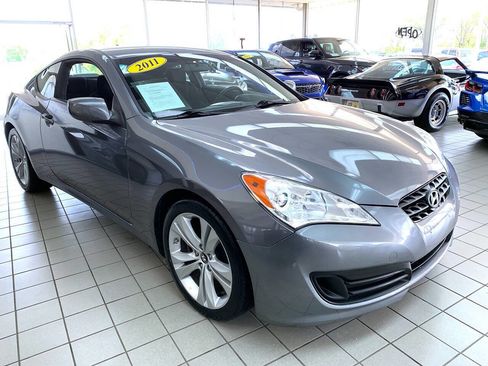 Used 2011 Hyundai Genesis 2.0T RWD image 3