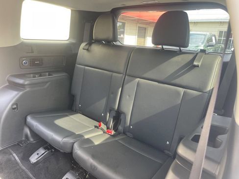 Used 2025 Hyundai Santa Fe SEL FWD image 13