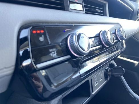 Used 2023 Honda Pilot Touring image 37