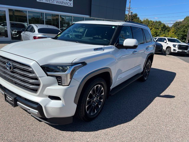 Used 2023 Toyota Sequoia Limited w/ Tow Technology Package AWD/4WD image 3