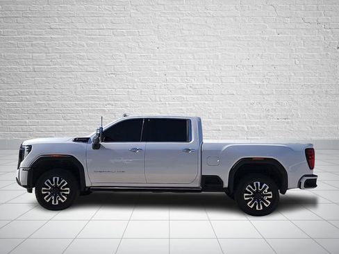 Used 2025 GMC Sierra 2500 Denali Ultimate image 2