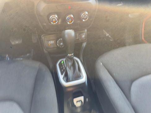 Used 2019 Jeep Renegade Sport image 25