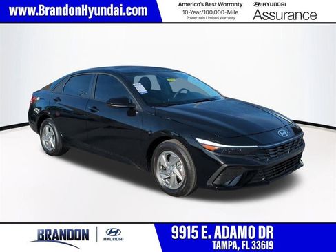 New 2026 Hyundai Elantra SE image 1