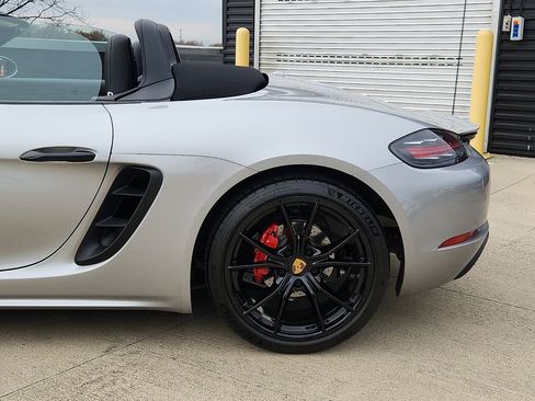 Used 2019 Porsche 718 Boxster S image 7