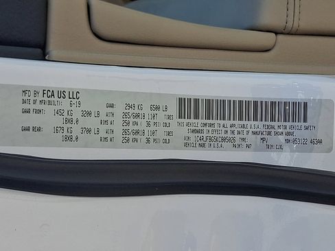 Used 2019 Jeep Grand Cherokee Limited w/ Trailer Tow Group IV image 27