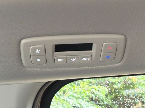 Used 2026 Kia Carnival FWD image 24