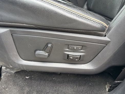 Used 2017 RAM 3500 Laramie Longhorn image 22