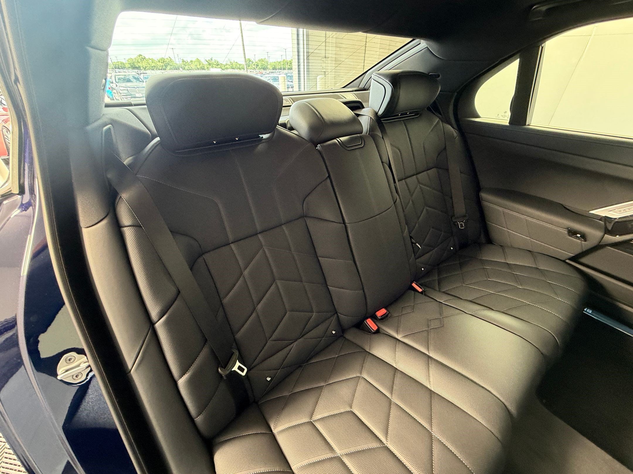 Used 2026 BMW i7 eDrive50 RWD image 32