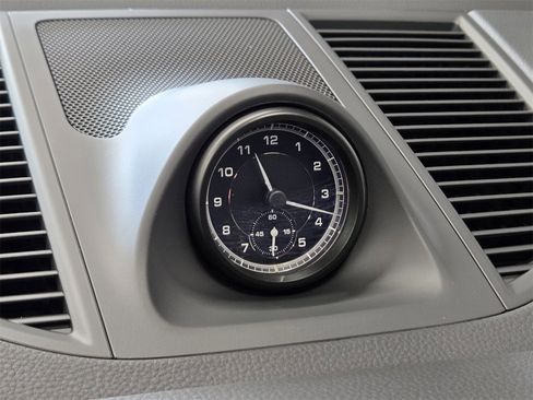 Used 2026 Porsche Macan image 22