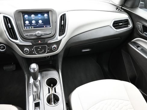 Used 2019 Chevrolet Equinox LS image 36