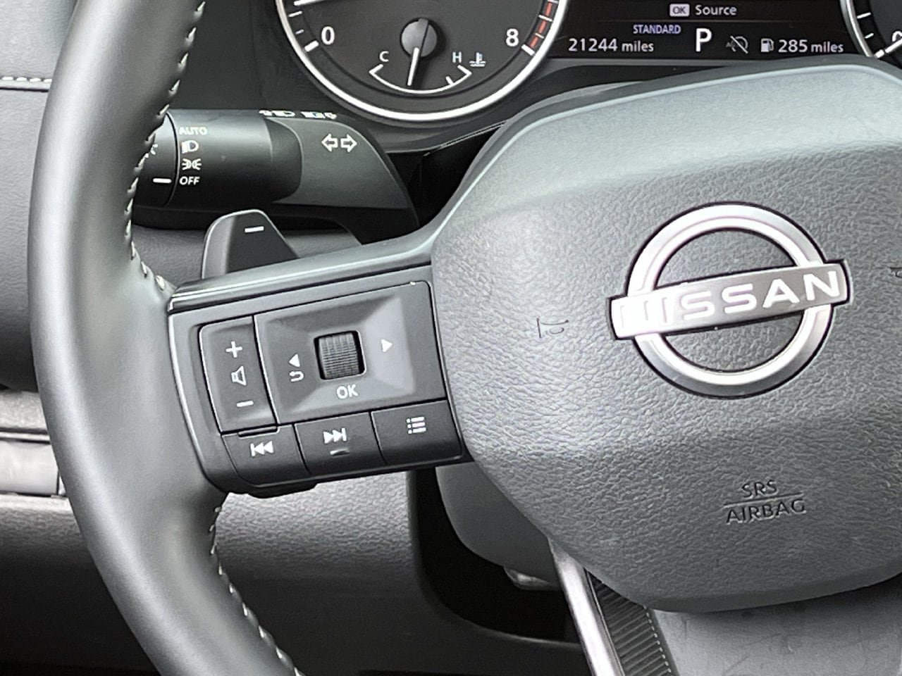 Used 2026 Nissan Pathfinder SV FWD image 12