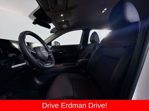 Used 2025 Nissan Kicks SR FWD image 6