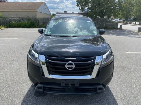 Used 2022 Nissan Pathfinder S image 3