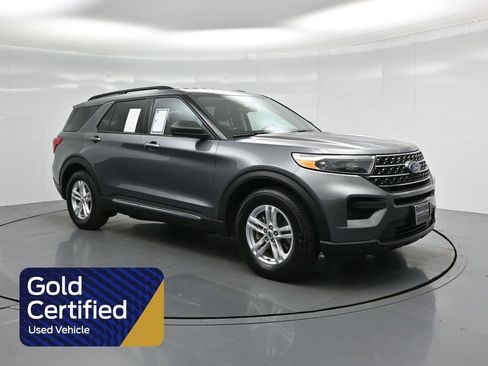 Certified 2022 Ford Explorer XLT image 1