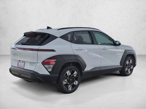 Used 2025 Hyundai Kona SEL FWD image 5