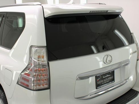 Used 2014 Lexus GX 460 w/ Premium Package AWD/4WD image 20