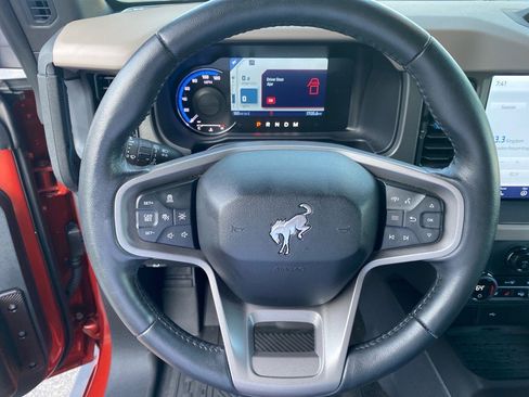 Used 2024 Ford Bronco Wildtrak image 11