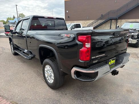 Used 2022 Chevrolet Silverado 3500 LTZ w/ LTZ Convenience Package AWD/4WD image 4
