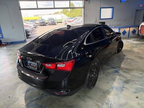 Used 2018 Chevrolet Malibu LT w/ Redline Edition FWD image 2