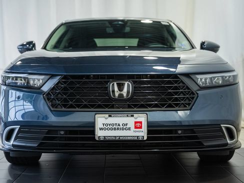Used 2025 Honda Accord Touring image 2