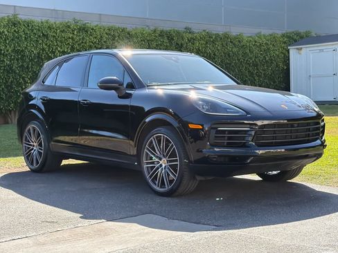 Certified 2023 Porsche Cayenne AWD/4WD image 10