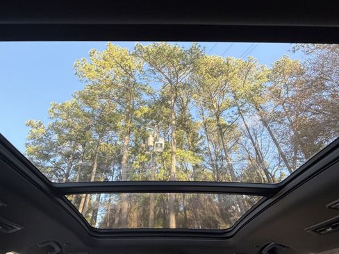 Used 2025 Buick Enclave Avenir w/ Super Cruise Package image 22