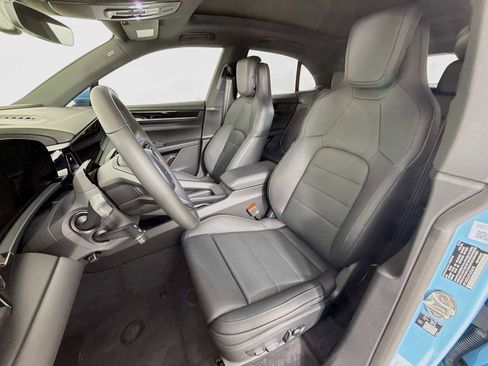 New 2026 Porsche Macan Electric RWD image 5