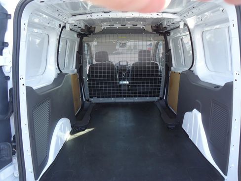 Used 2023 Ford Transit Connect XLT image 28