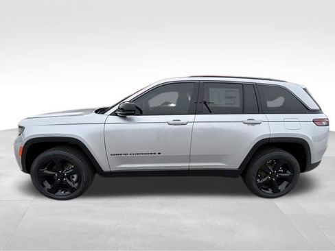 New 2026 Jeep Grand Cherokee Limited AWD/4WD image 3