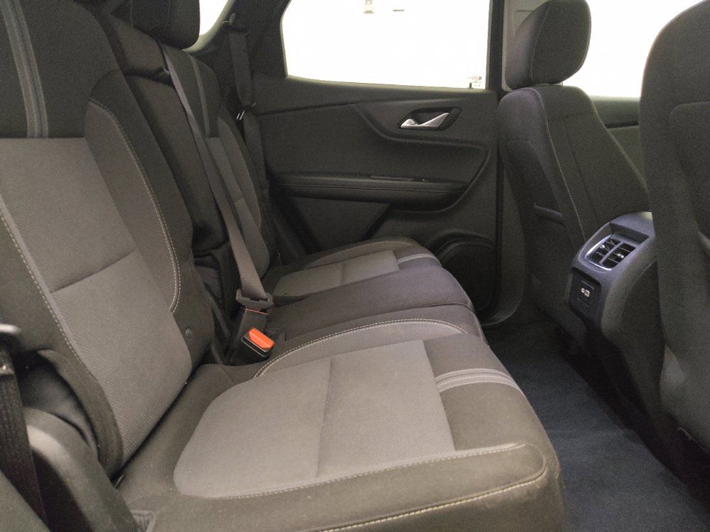 Used 2025 Chevrolet Blazer LT FWD image 19
