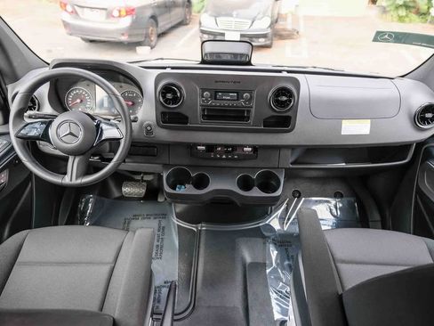 Used 2025 Mercedes-Benz Sprinter 3500 image 13