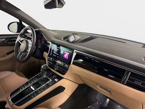 Used 2021 Porsche Macan image 24