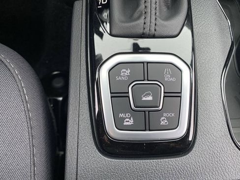 New 2026 Nissan Frontier SV image 21