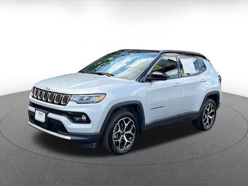 Used 2025 Jeep Compass Limited AWD/4WD image 7