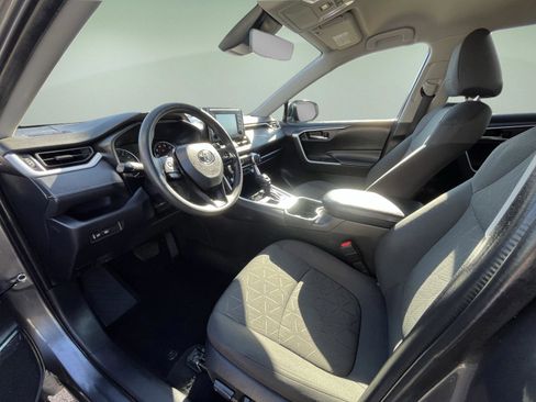Used 2022 Toyota RAV4 XLE image 26