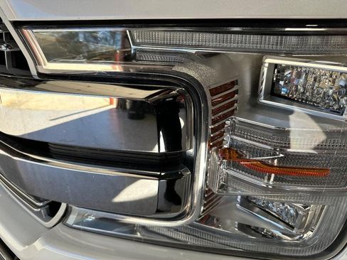 Used 2019 Ford F150 Lariat w/ Equipment Group 502A Luxury image 9